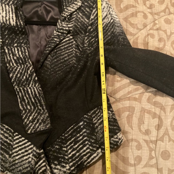 L.A.M.B. Border Print Blazer Size 4 - Picture 8 of 8